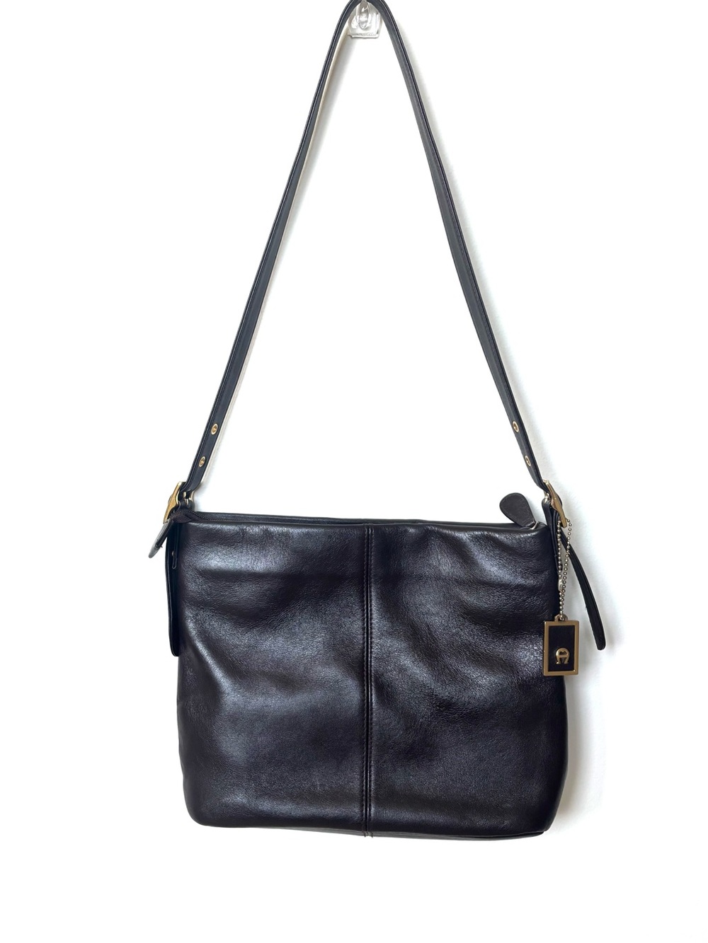 Brown/Oxblood leather vintage Etienne Aigner handbag crossbody shoulder bag gold